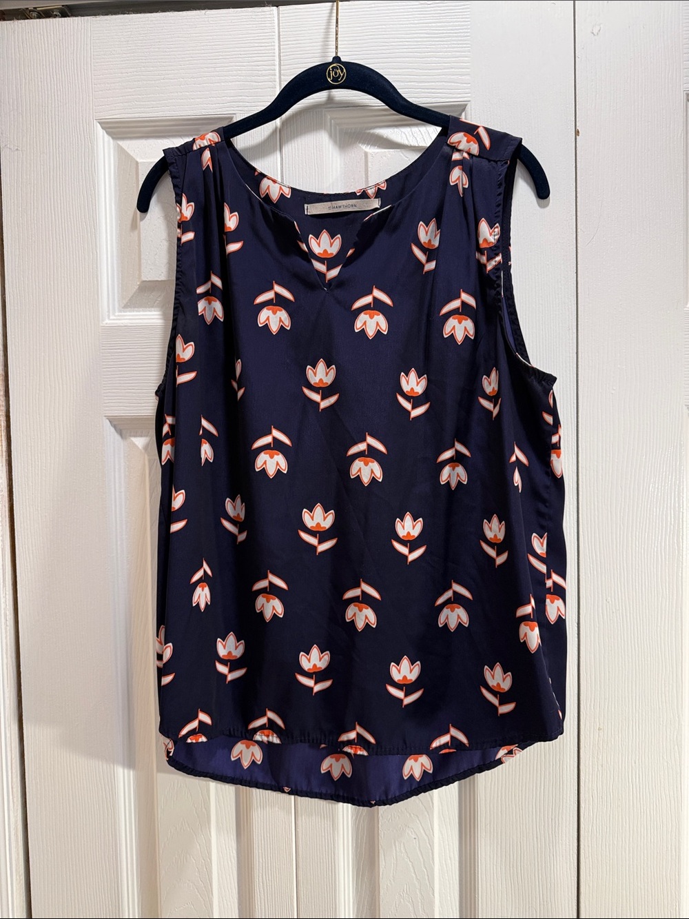 41 Hawthorn Navy Sleeveless Floral-Print V-Neck Shell